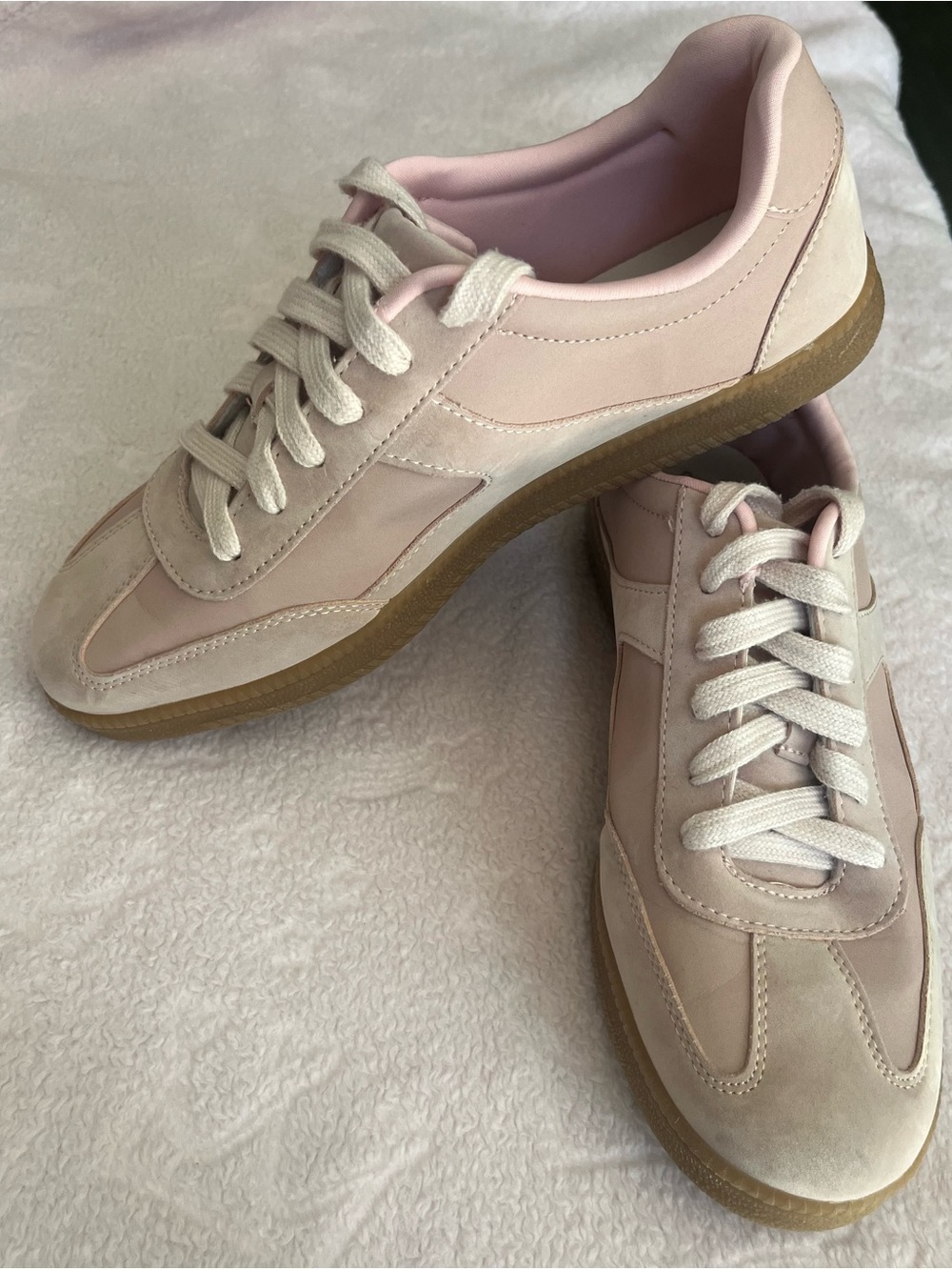 No Boundaries Pale Pink Lace-Up Women's Sneakers